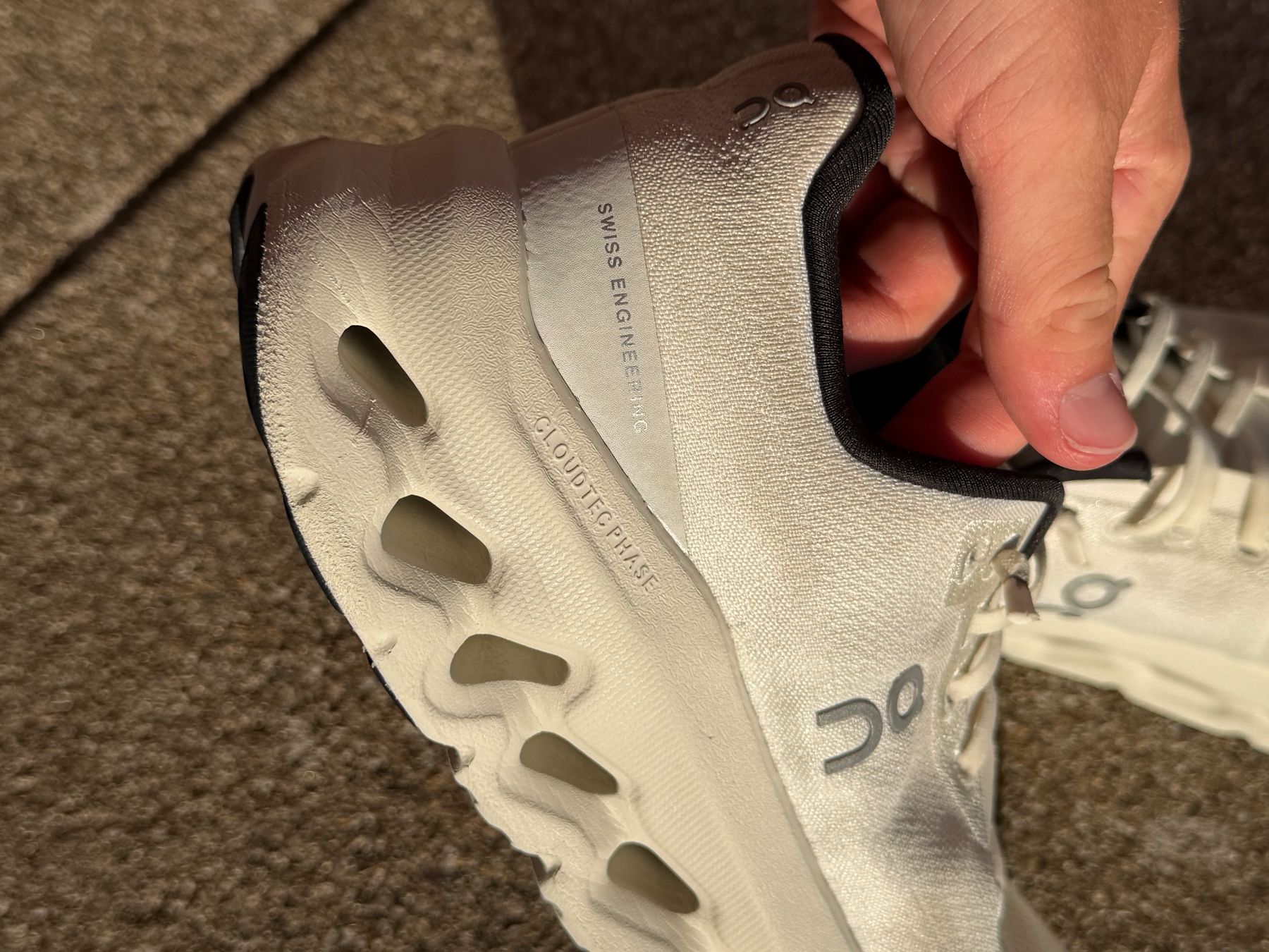 On Scarpe da donna: ON Schuhe Cloudtilt Grösse 37.5 weiss – Usato da Winterthur venduto da xywint 3