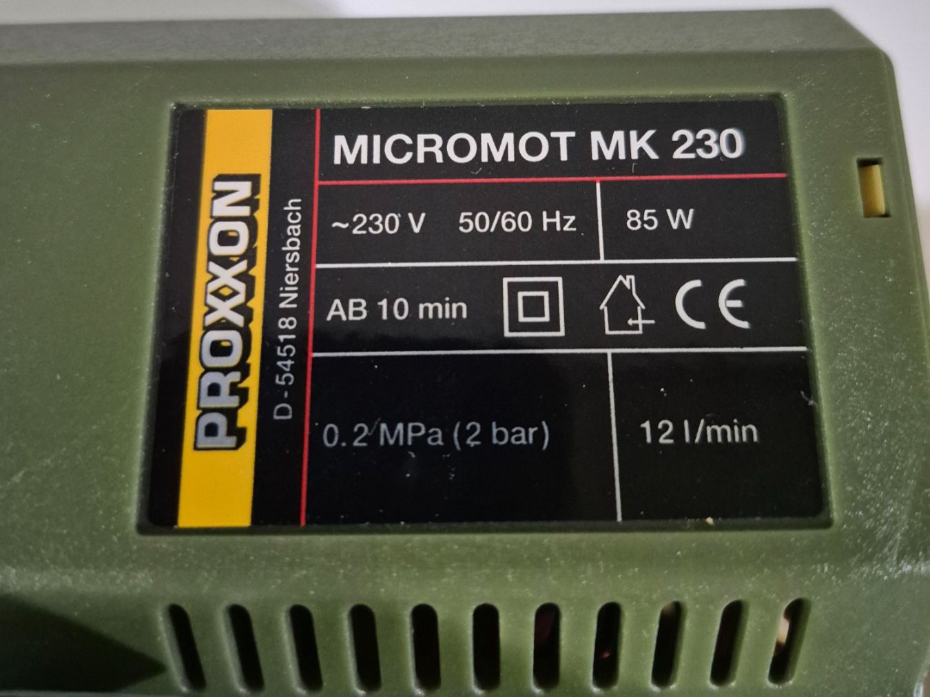 Proxxon Tutti gli attrezzi: Proxxon Kleinkompressor MK230, Airbrush – Usato da Hornussen venduto da Ibex1 2