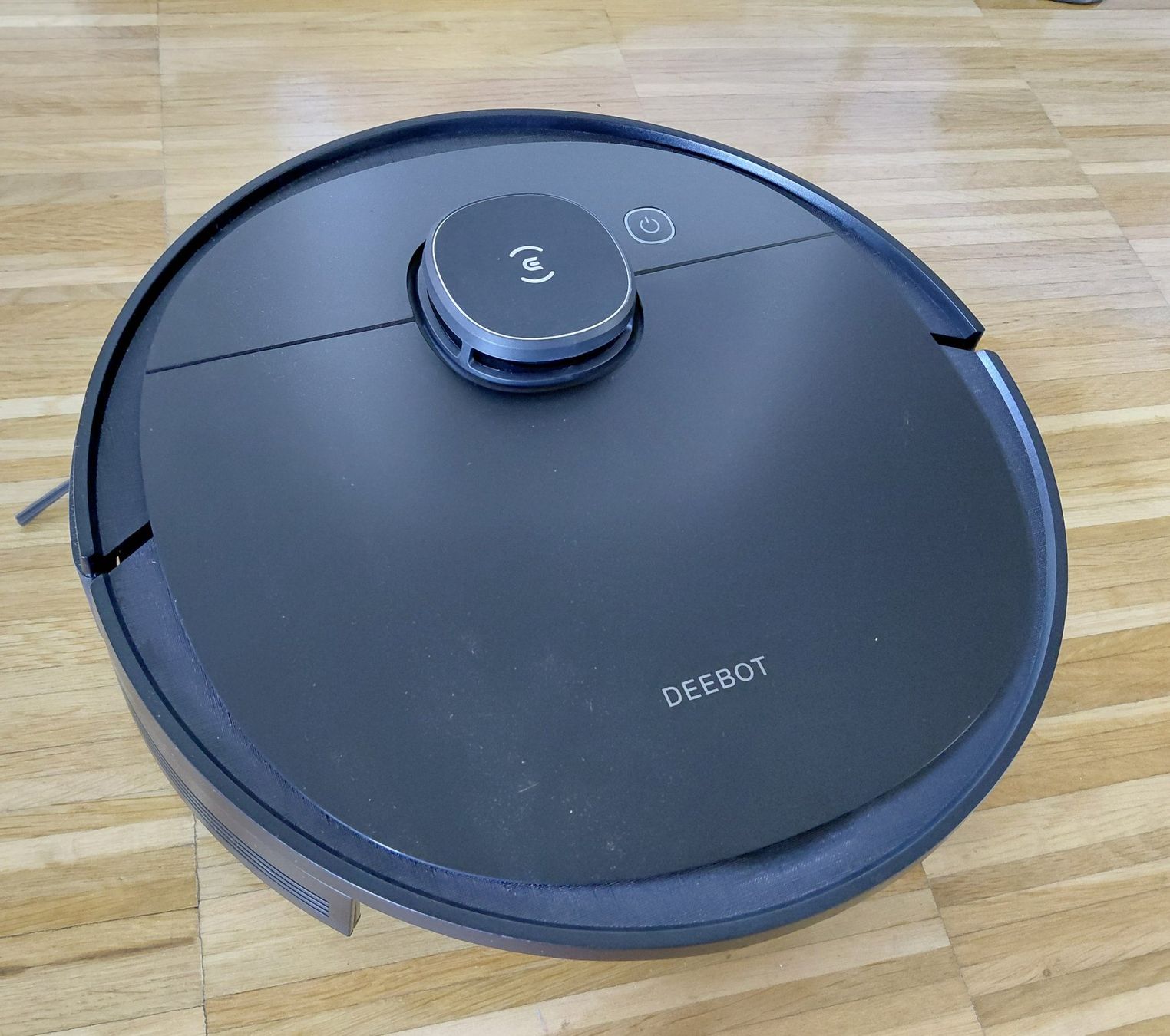 Ecovacs Aspirapolveri & Accessori: Saugroboter ECOVACS Deebot Ozmo 950 schwarz – Usato da Zürich venduto da tobiasscheid