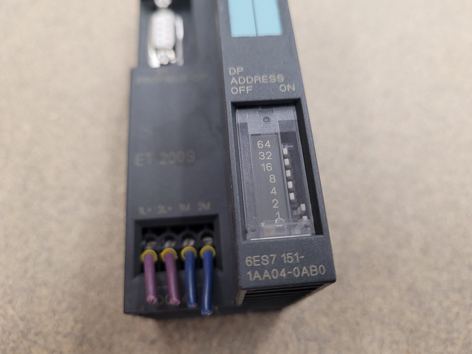 Siemens Componenti elettronici: Siemens SPS Profibus ET 200S / 6ES7 151-1AA04-0AB0 – Usato da Vitznau venduto da Night-Fire 4