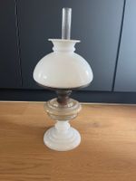 Petrollampe weiss, Messing und Glas