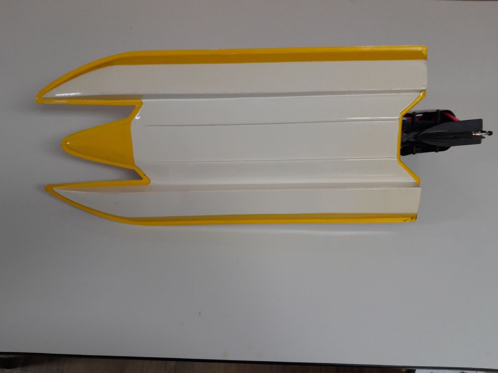 Kyosho Wavemaster rennboot (Defekt) in Ufhusen für CHF 65 – mit ...