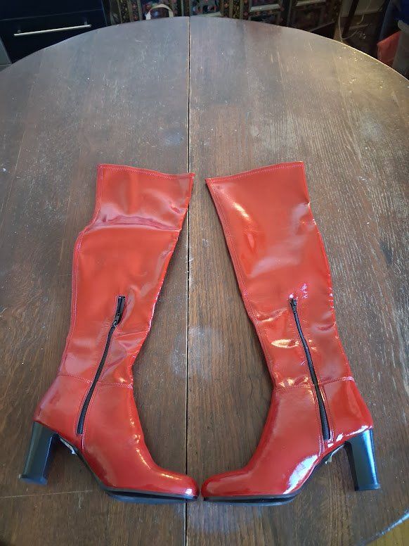 Chaussures femmes: Botte rouge à talon 40 – Neuf avec emballage d'origine à Genève par Bell-47