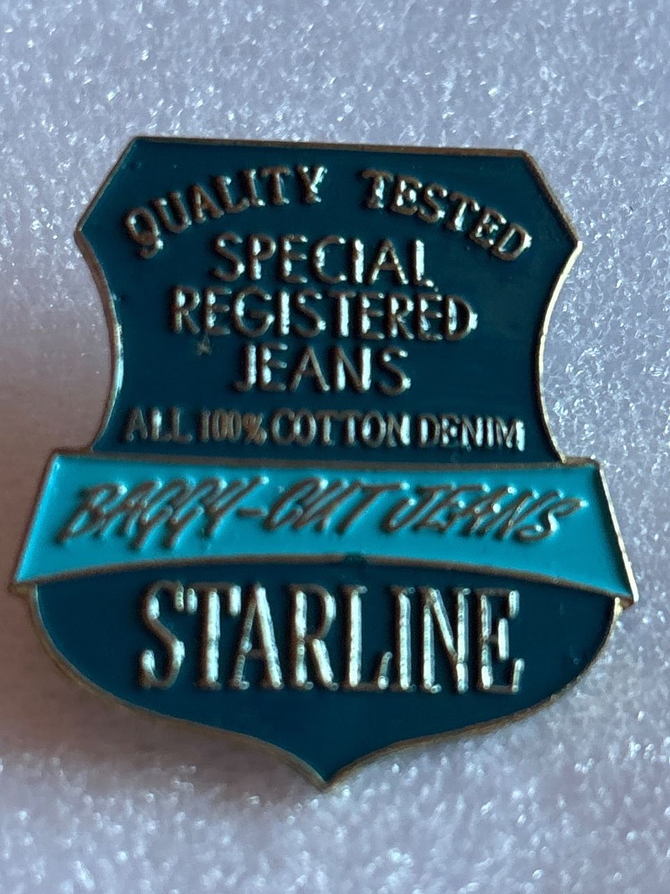 Placchette & Badge: Pin Jeans Starline – Usato da Lützelflüh-Goldbach venduto da NicoleL.