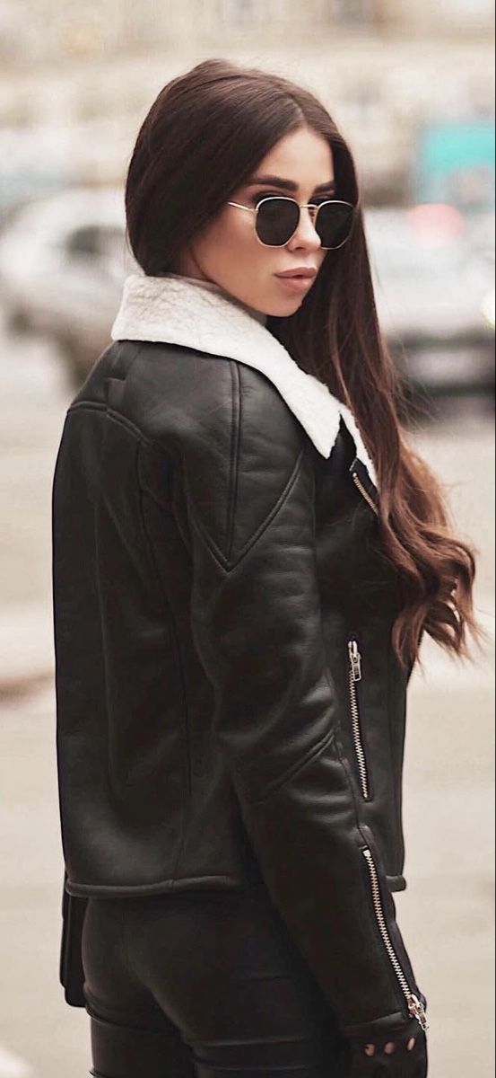 Giacche: Black Faux Leather Biker Jacket - Warm Winter Lining! – Usato da Neuchâtel venduto da olg_6wbf 1