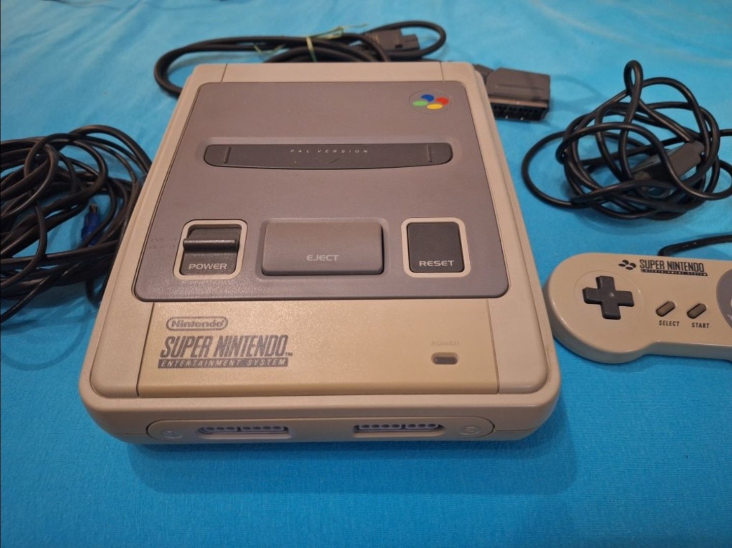 Nintendo Console: Super Nintendo Konsole inkl. 1 Controller – Usato da Obfelden venduto da Epstone 1