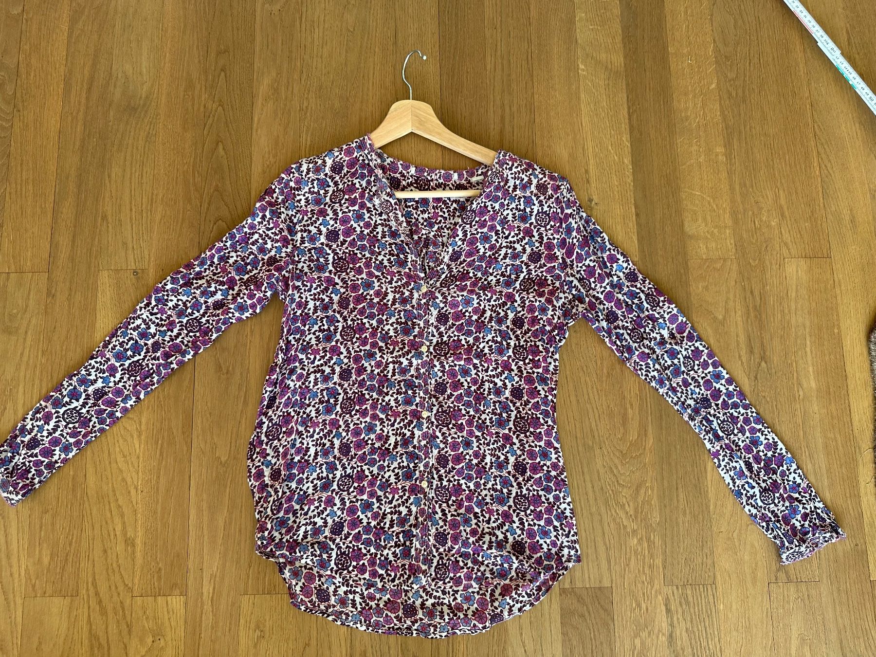 Blusen: Wunderschöne Bluse mit Blumenmuster, mit Leinen, neuwertig – Gebraucht aus Bern von fluffy07 2