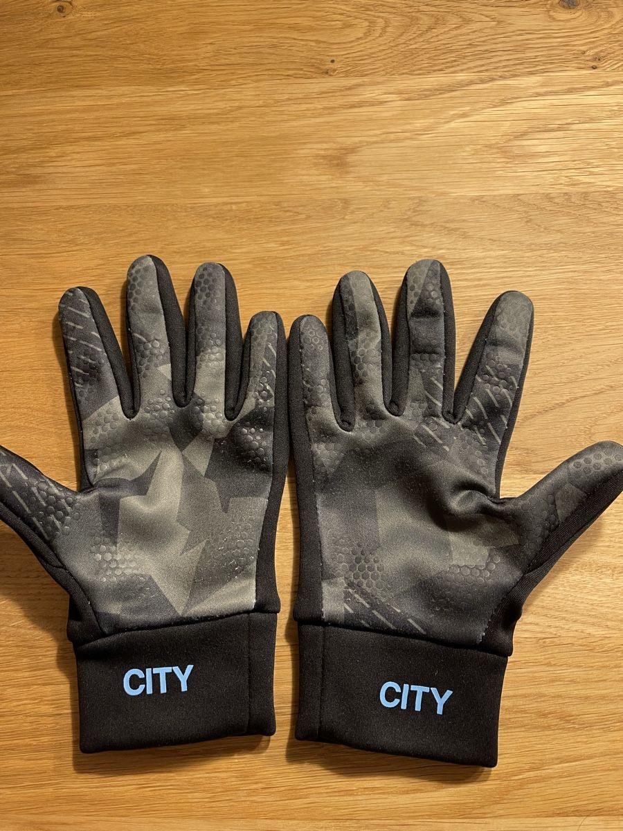 Guanti & manicotti: Handschuhe Manchester City – Usato da Ballwil venduto da chieffzz 1