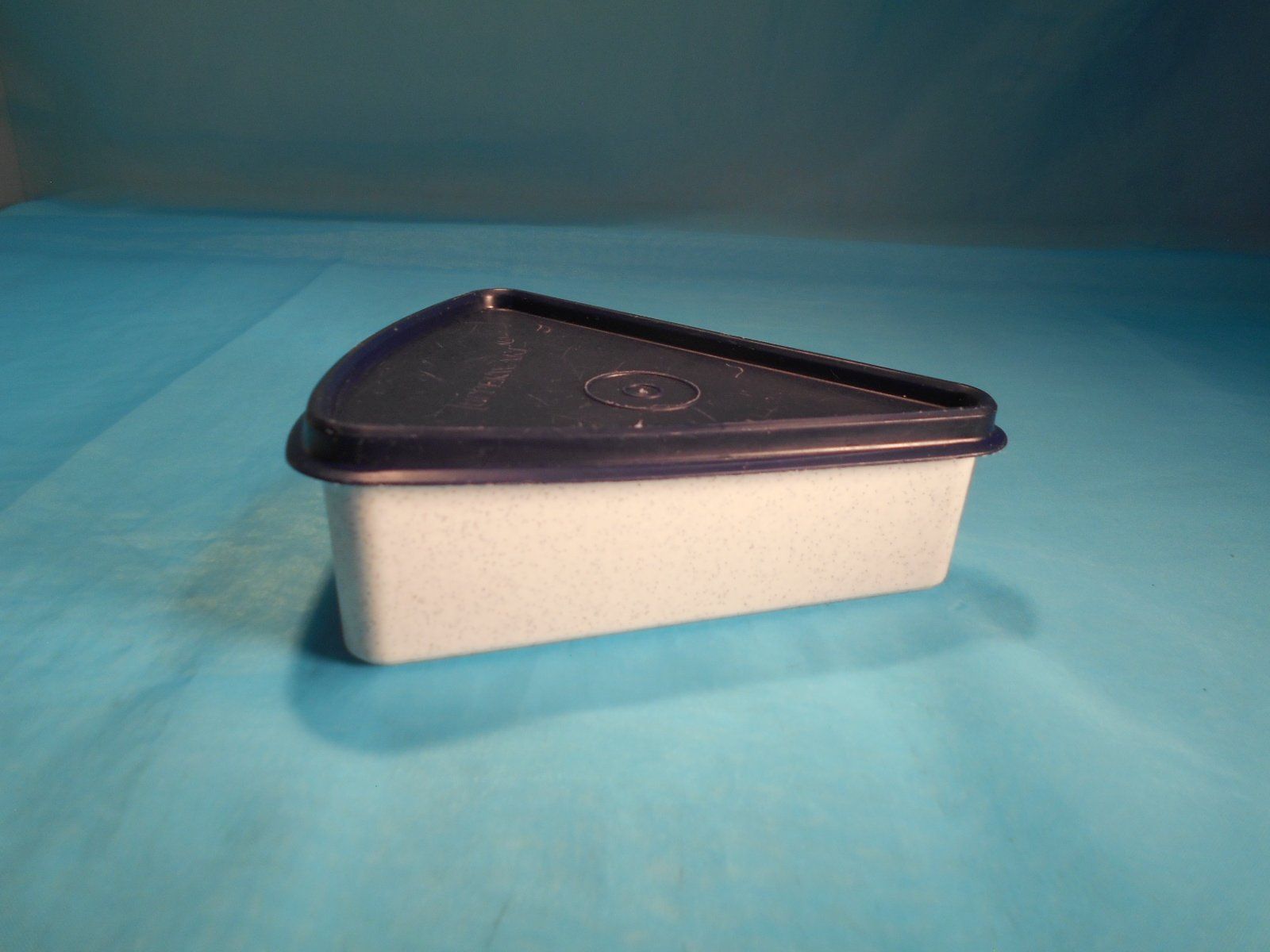 Tupperware Contenitori & Simili: Tupperware Behälter für ein Tortenstück – Usato da Bellach venduto da JingleCherry