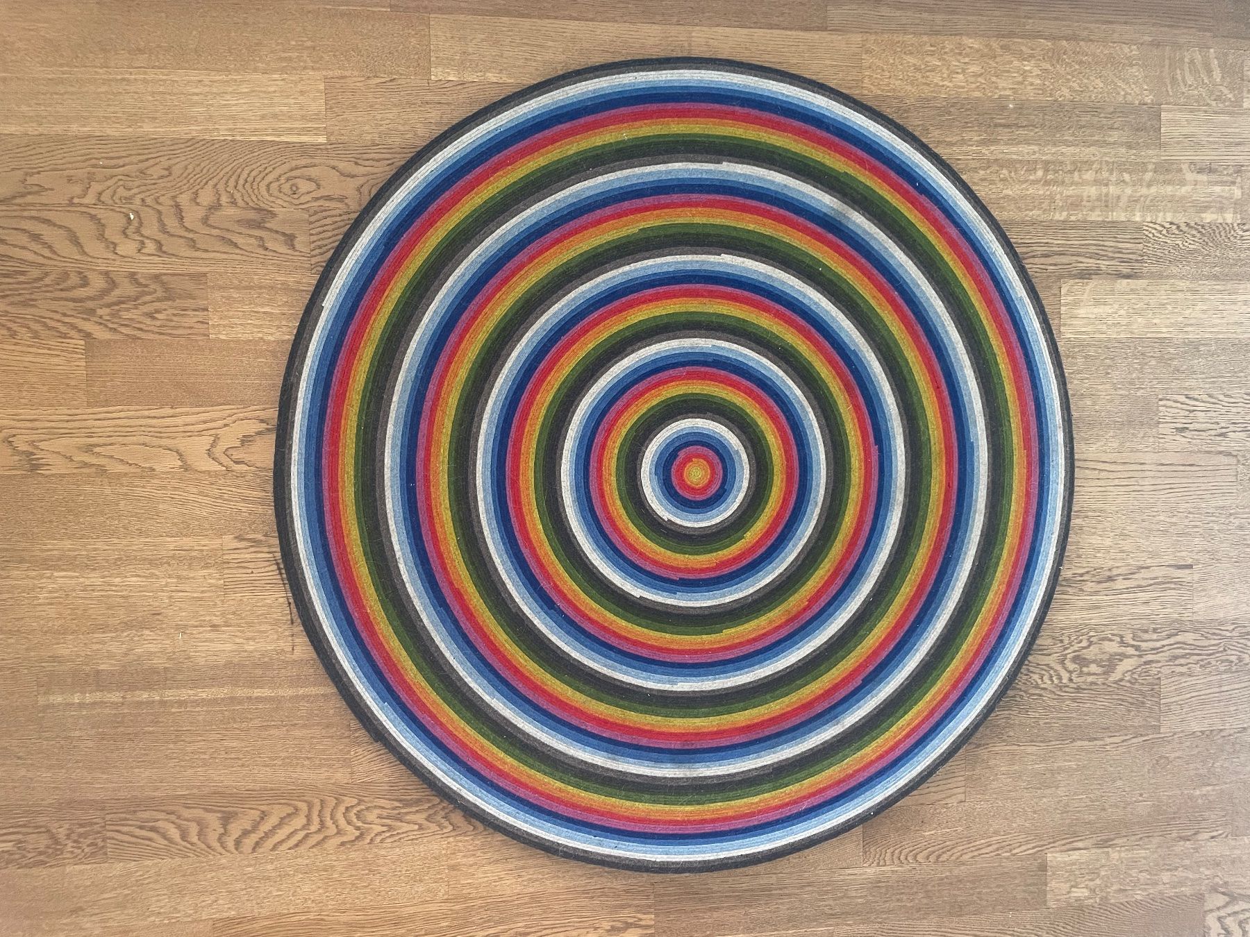 Tappeti: Runder Teppich bunt Ringmuster Durchmesser ca. 90cm – Usato da Wangen b. Olten venduto da Skywalker70
