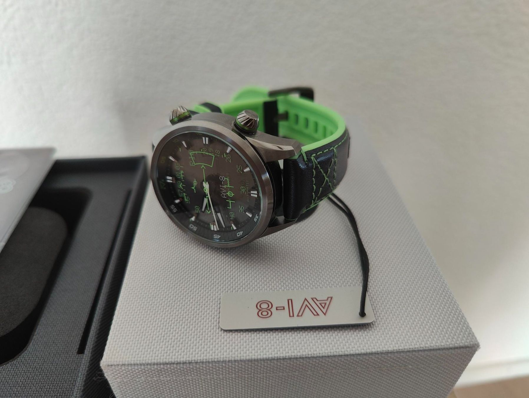 AVI-8 Orologi: AVI-8 Hawker Harrier HUD Automatic – Nuovo (secondo la descrizione) da Rotkreuz venduto da marclooo 2