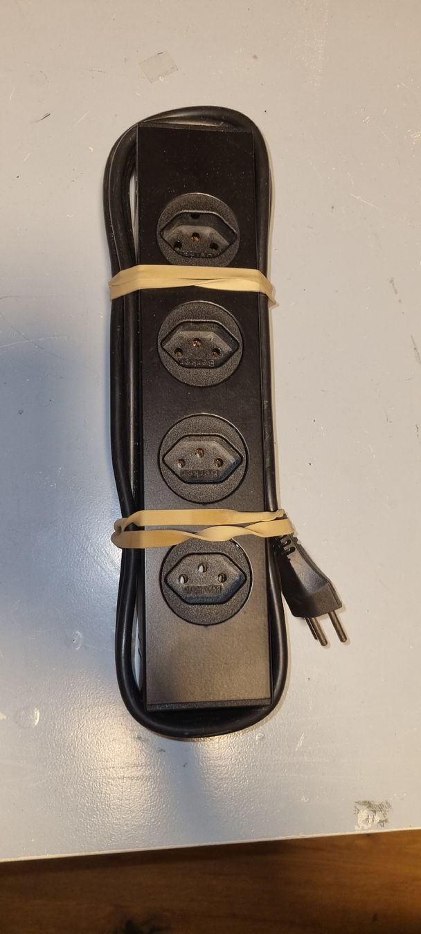Stecker: USM Steckdosenliste,schwarz, Magnete – Neu (gemäss Beschreibung) aus Chur von Sihar