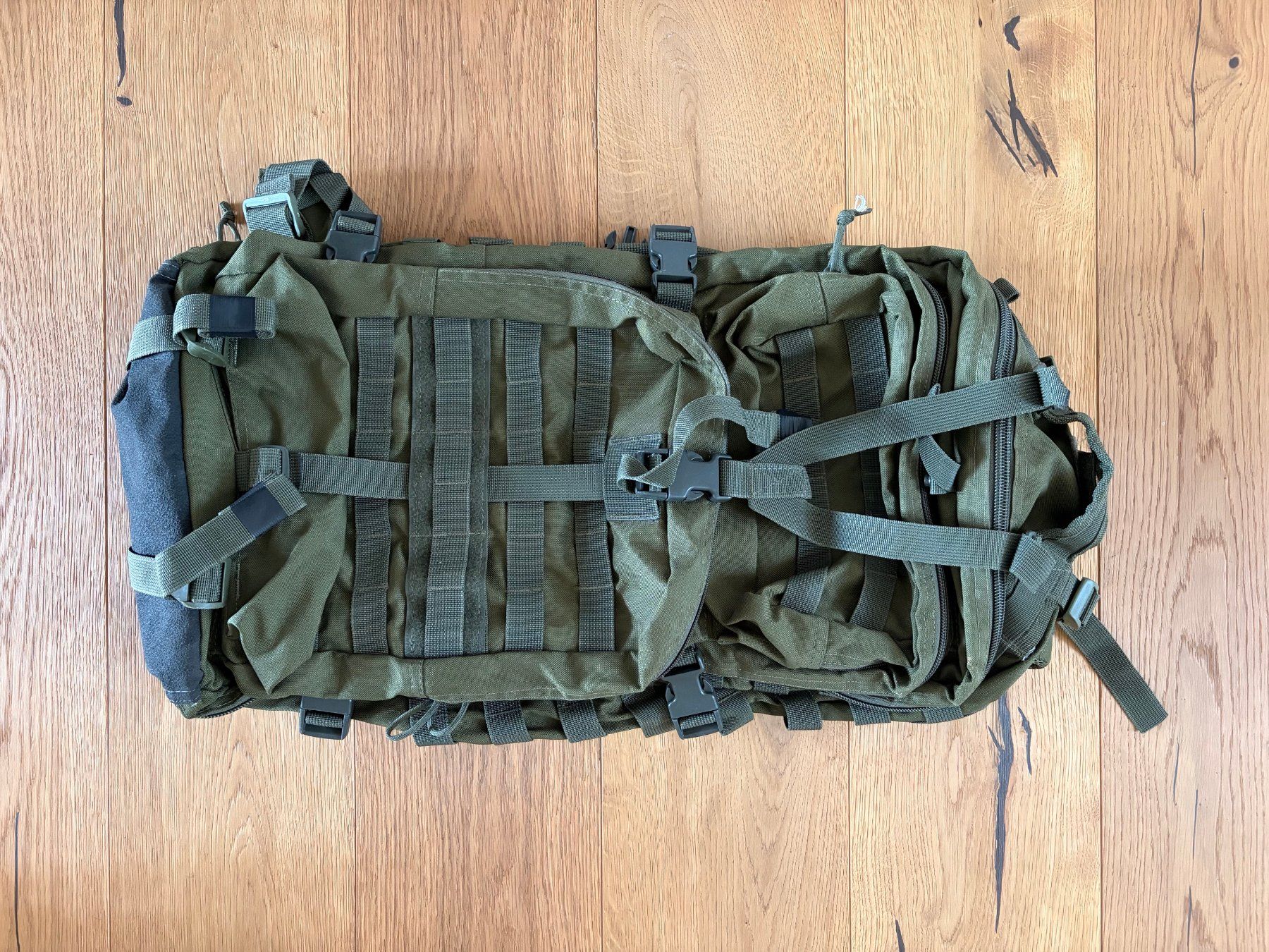 Zaini: Sac a dos tactique olive - 54 litres – Usato da Erlach venduto da roubate