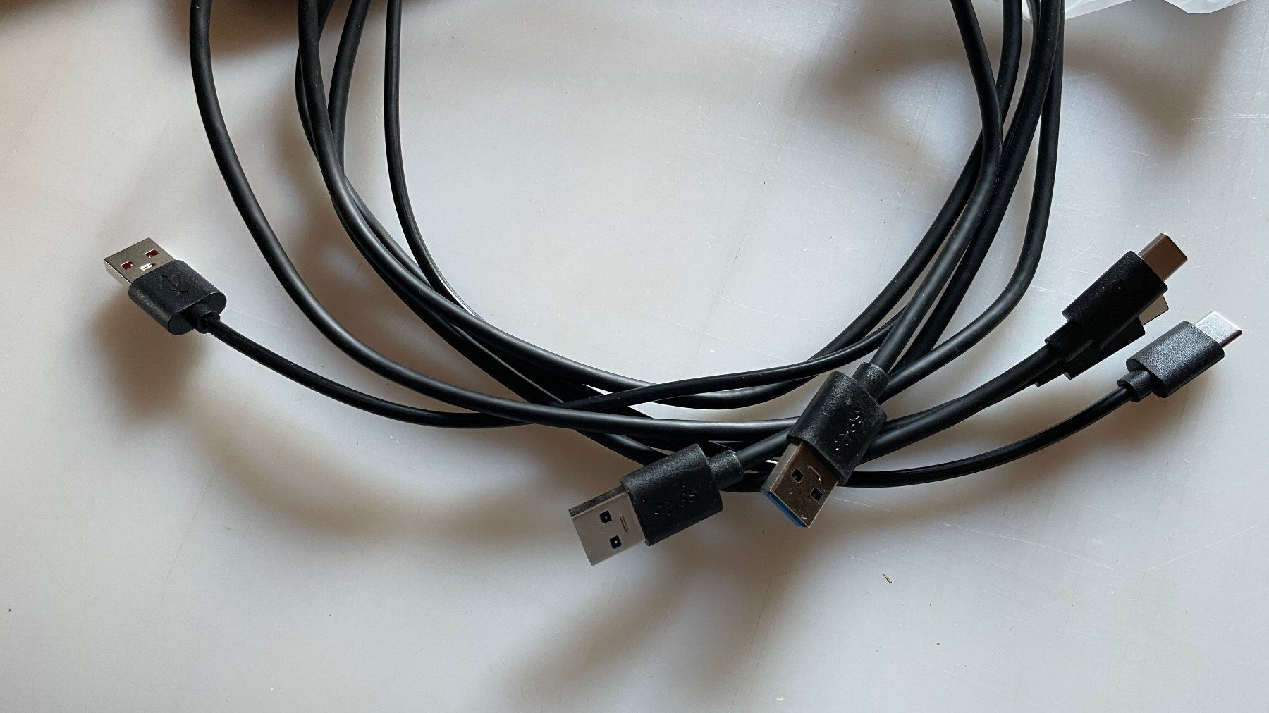 Hub & Switch: KVM Switch 4K HDMI USB 3.0 2x2 – Nuovo e nell'imballaggio originale da Glattfelden venduto da cybermaxx 5
