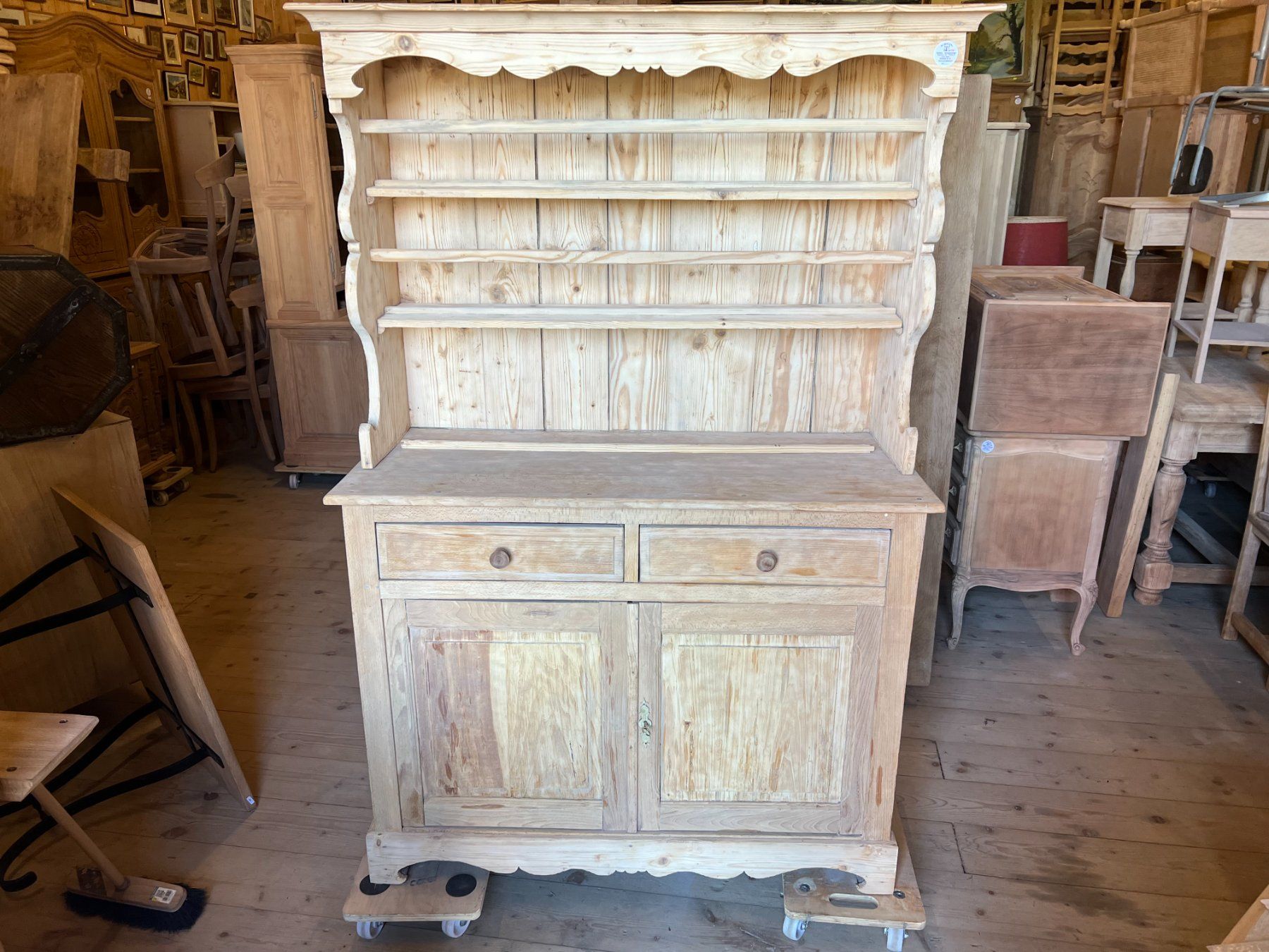 Credenze: ART 1088-H Buffet sablé – Usato da Pont-La-Ville venduto da BCMGLEAL