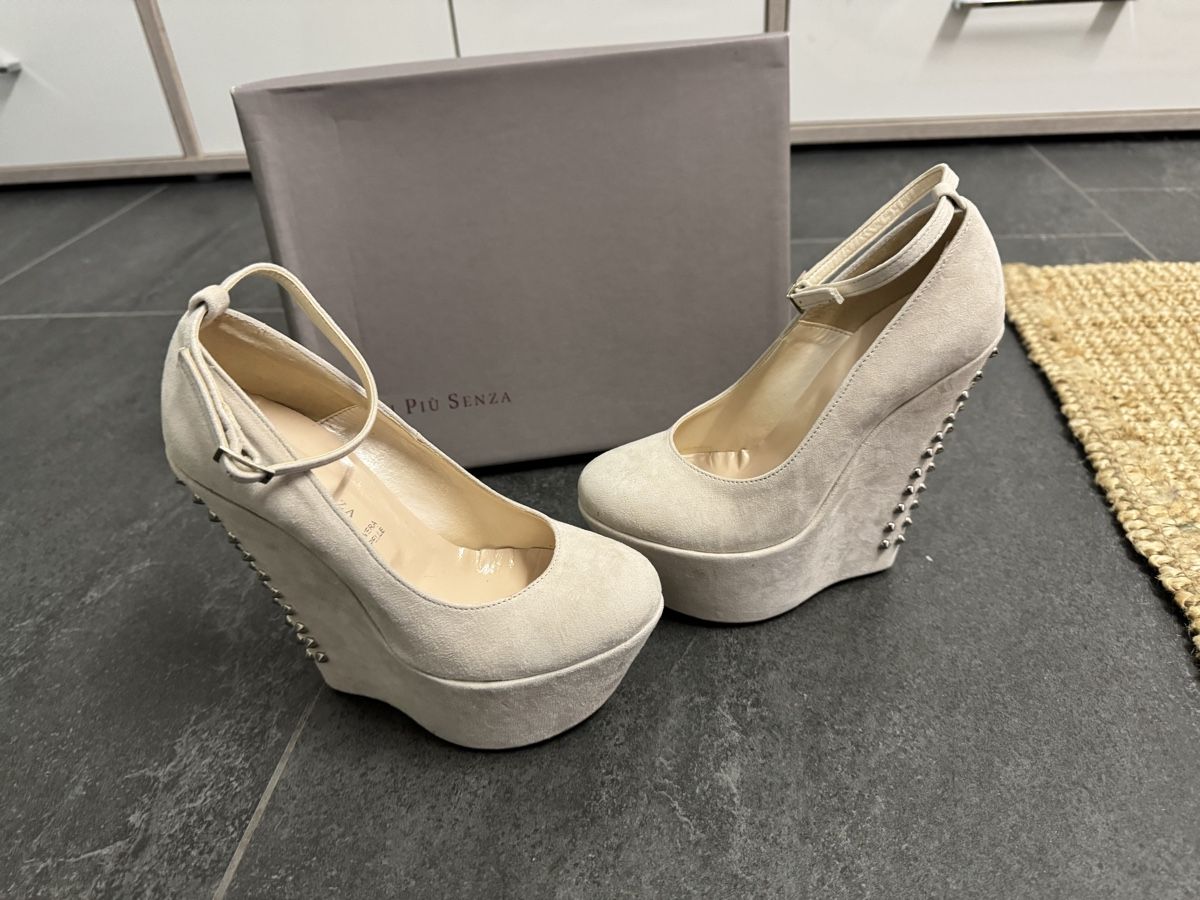 Scarpe da donna: Scarpa con tacco – Usato da Brione Verzasca venduto da mpro_23 1