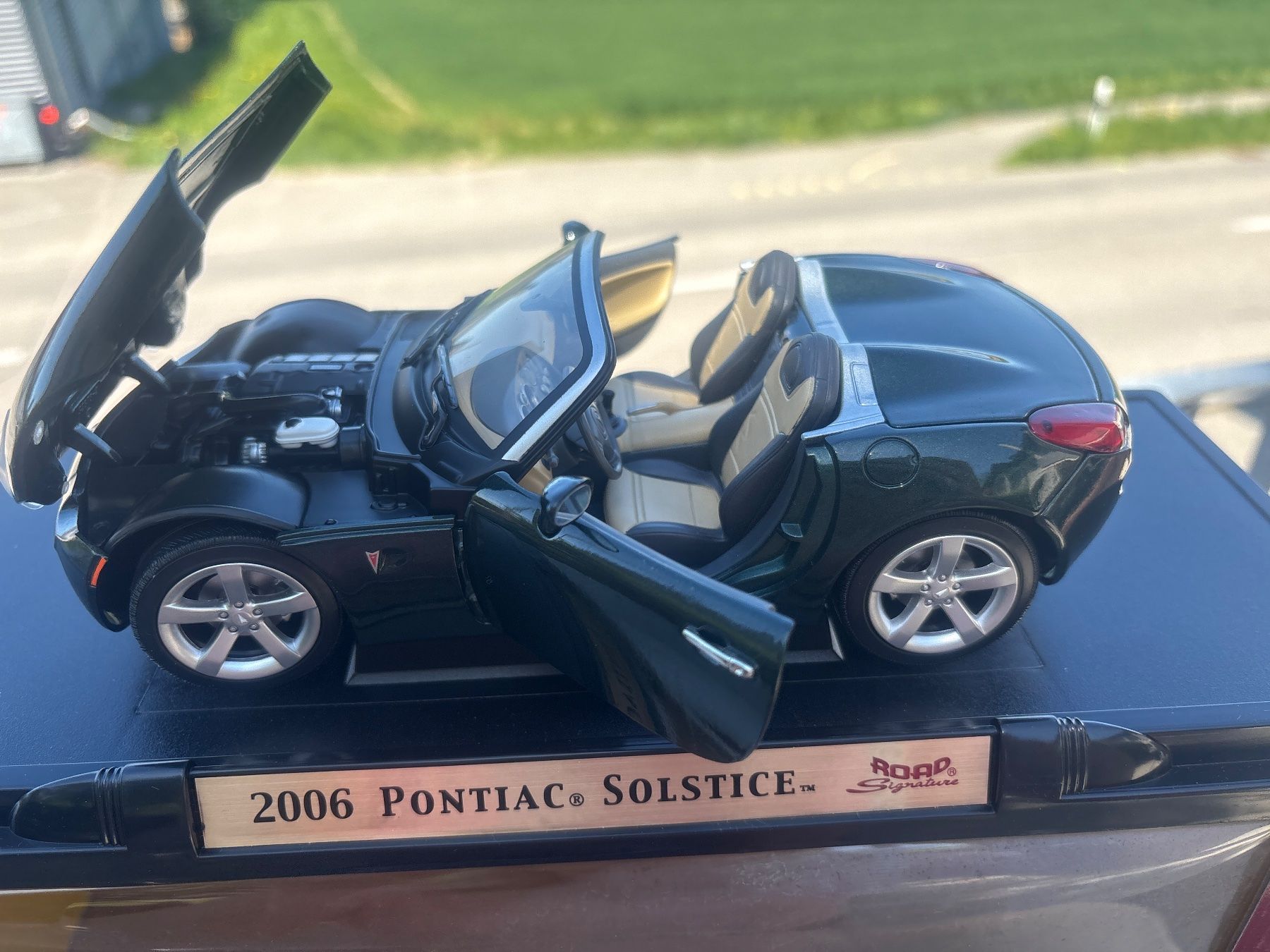 Pontiac Modellautos: Pontiac Solstice Cabriolet 1:18 2006 – Neu und originalverpackt aus Aarwangen von kah_79t5 1