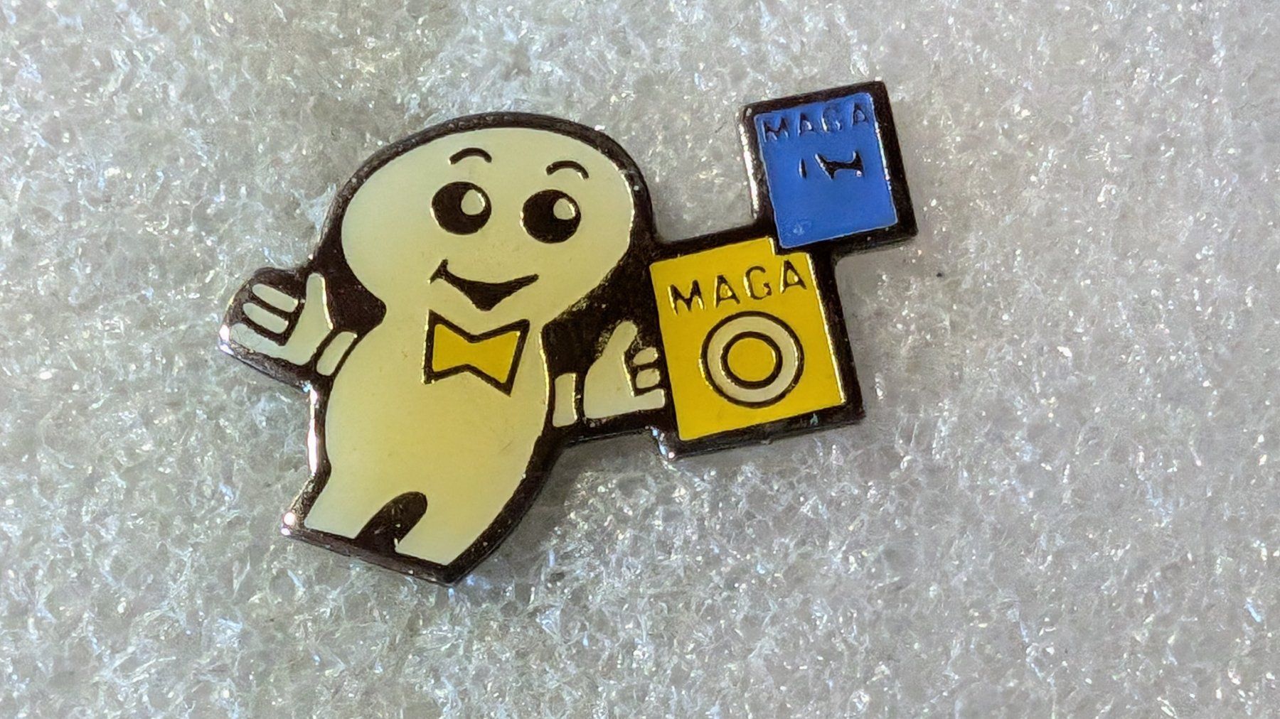 Placchette & Badge: Ansteckpin 223: Maga Bio – Usato da Oppligen venduto da Pin-Fall-Shop