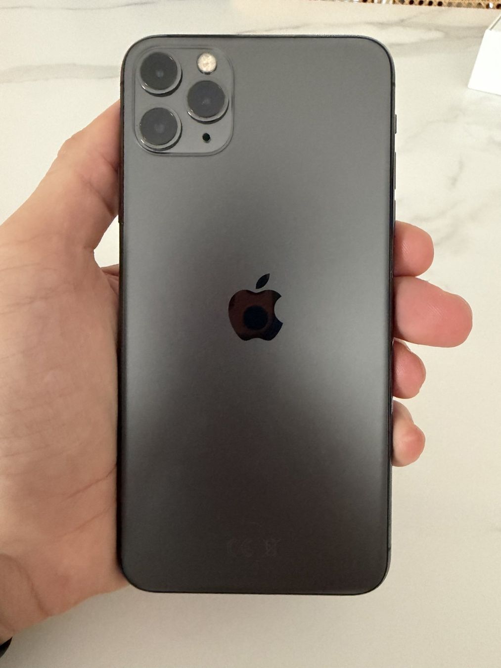 Apple Telefoni cellulari / Smartphones: iPhone 11 Pro Max 256 GB Space Grau + Hülle – Usato da Rotkreuz venduto da absolutely.ayra 1