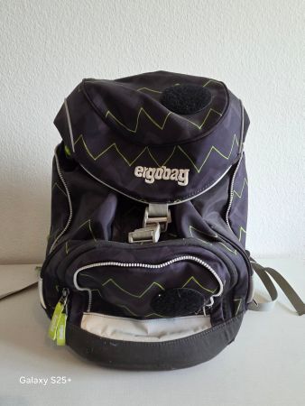 ergobag Rucksack und Etui dunkles Muster guter Zustand