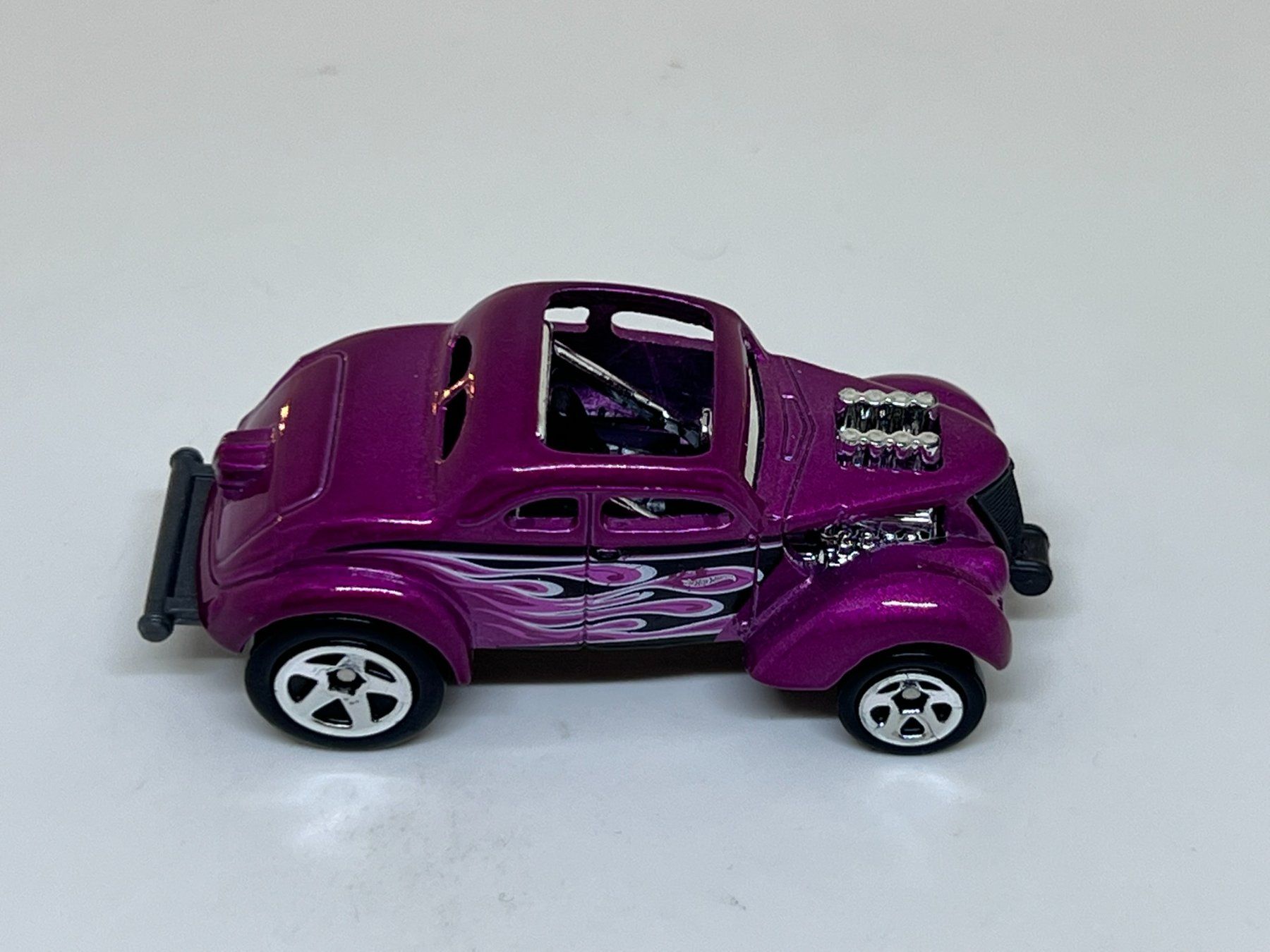 Hot Wheels Modellini d'auto: Hot Wheels Pass 'N Gasser #384 – Usato da Wildegg venduto da LaaBoutique 1