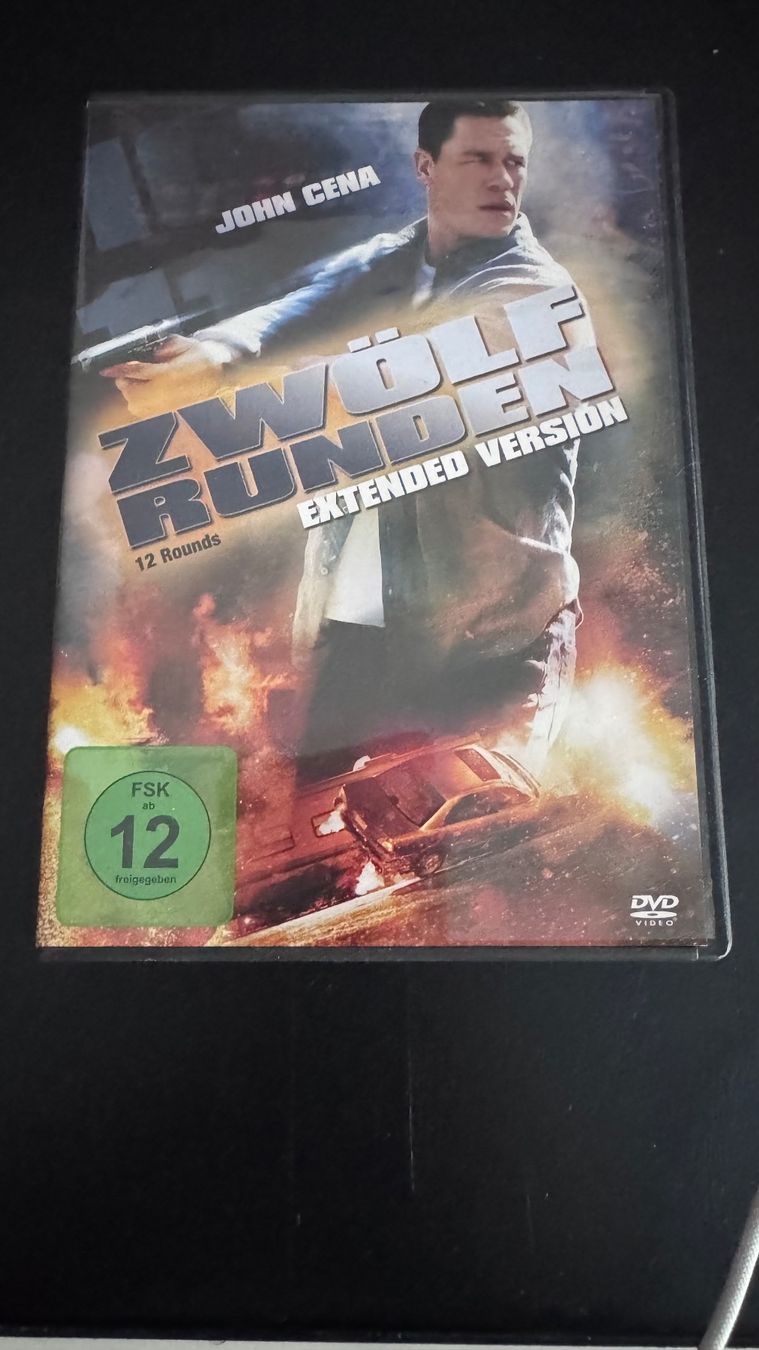 Tutti i DVDs: John Cena Zwölf Stunden – Usato da Wolfhausen venduto da ResalePoint