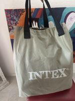 Selbstaufblasendes Intex Luftbett 