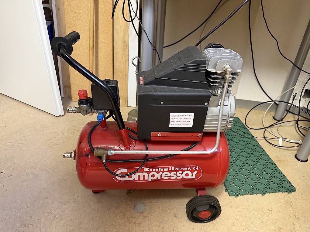 Compressori: Einhell Kompressor / 200/25W – Usato da Ittigen venduto da mar_9fd6 2