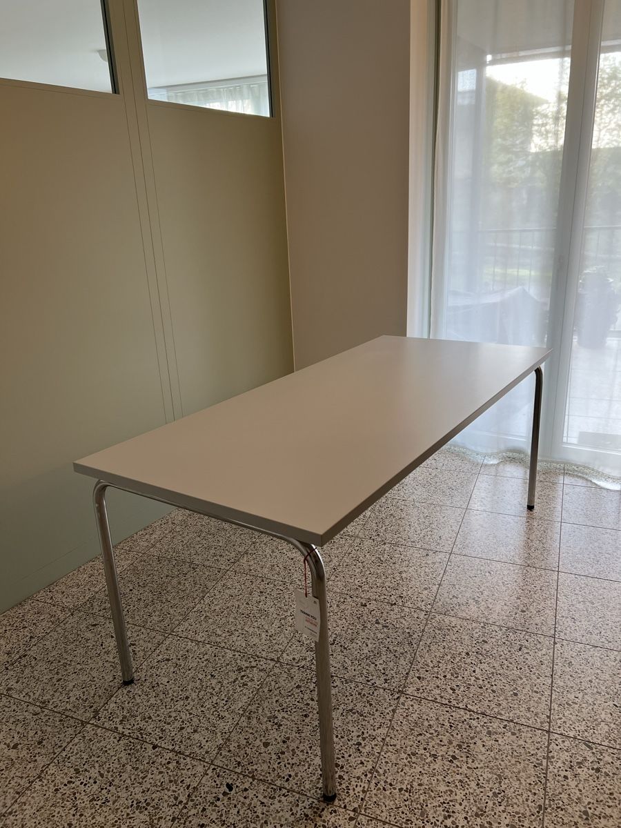 Tavoli: L&C Stendal Tisch (Neu) – Nuovo (secondo la descrizione) da Zürich venduto da jazy.a 2