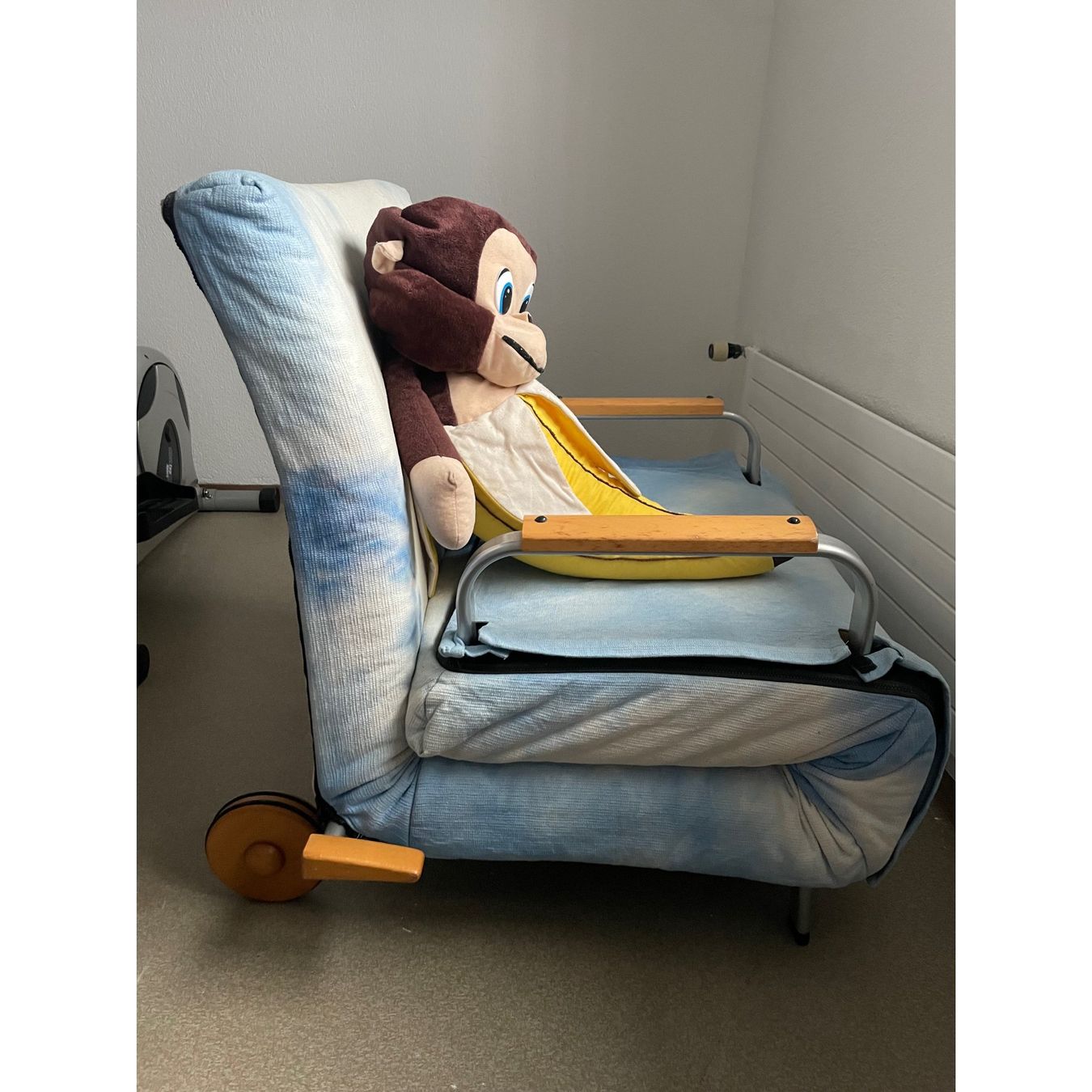 Poltrone: Chill-Sessel massiv auf Rädern wird einfach zu Bett-waschbar – Usato da Amriswil venduto da fit8580 1
