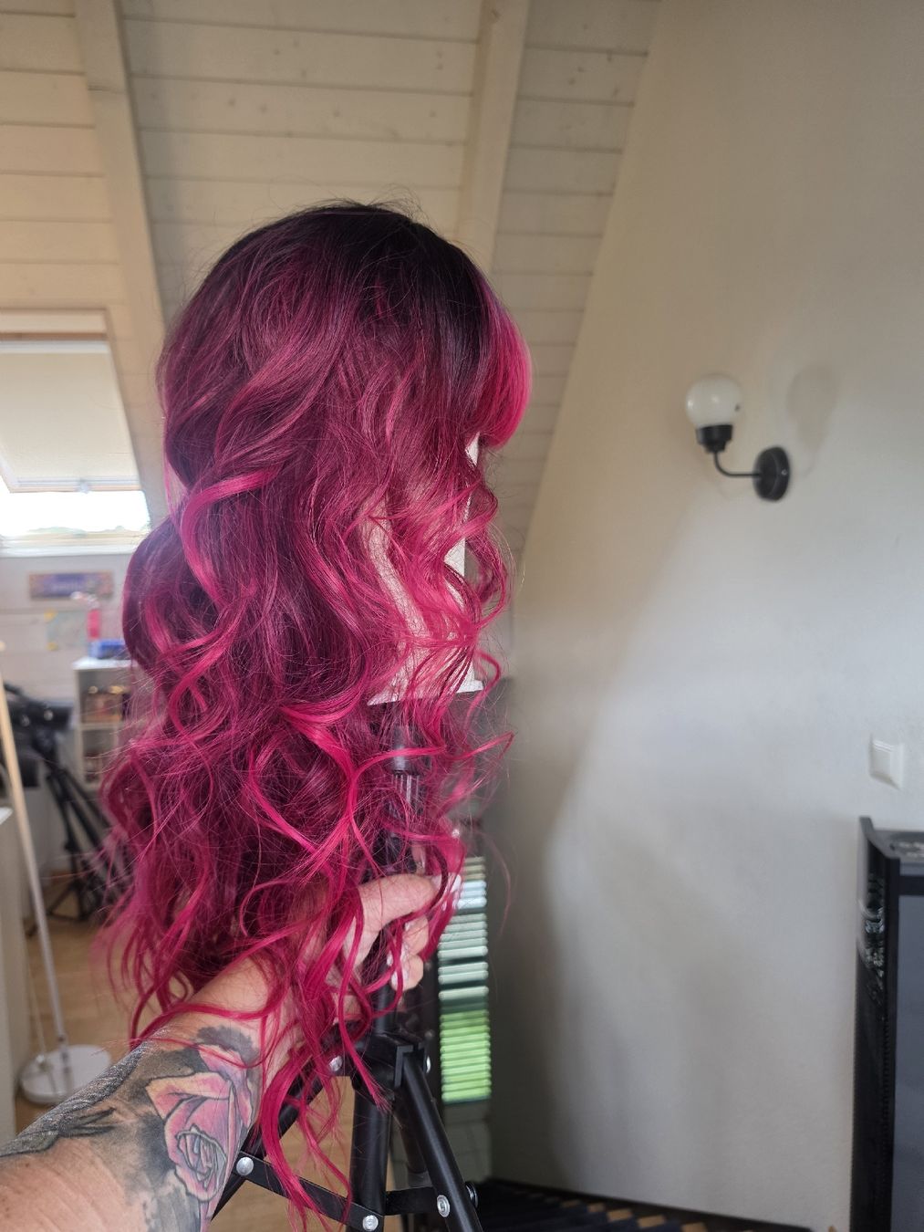 Parrucche: Perücke Pink Schwarz Ombre Lockig Kunsthaar  – Nuovo (secondo la descrizione) da Uster venduto da mikedizzy84 2