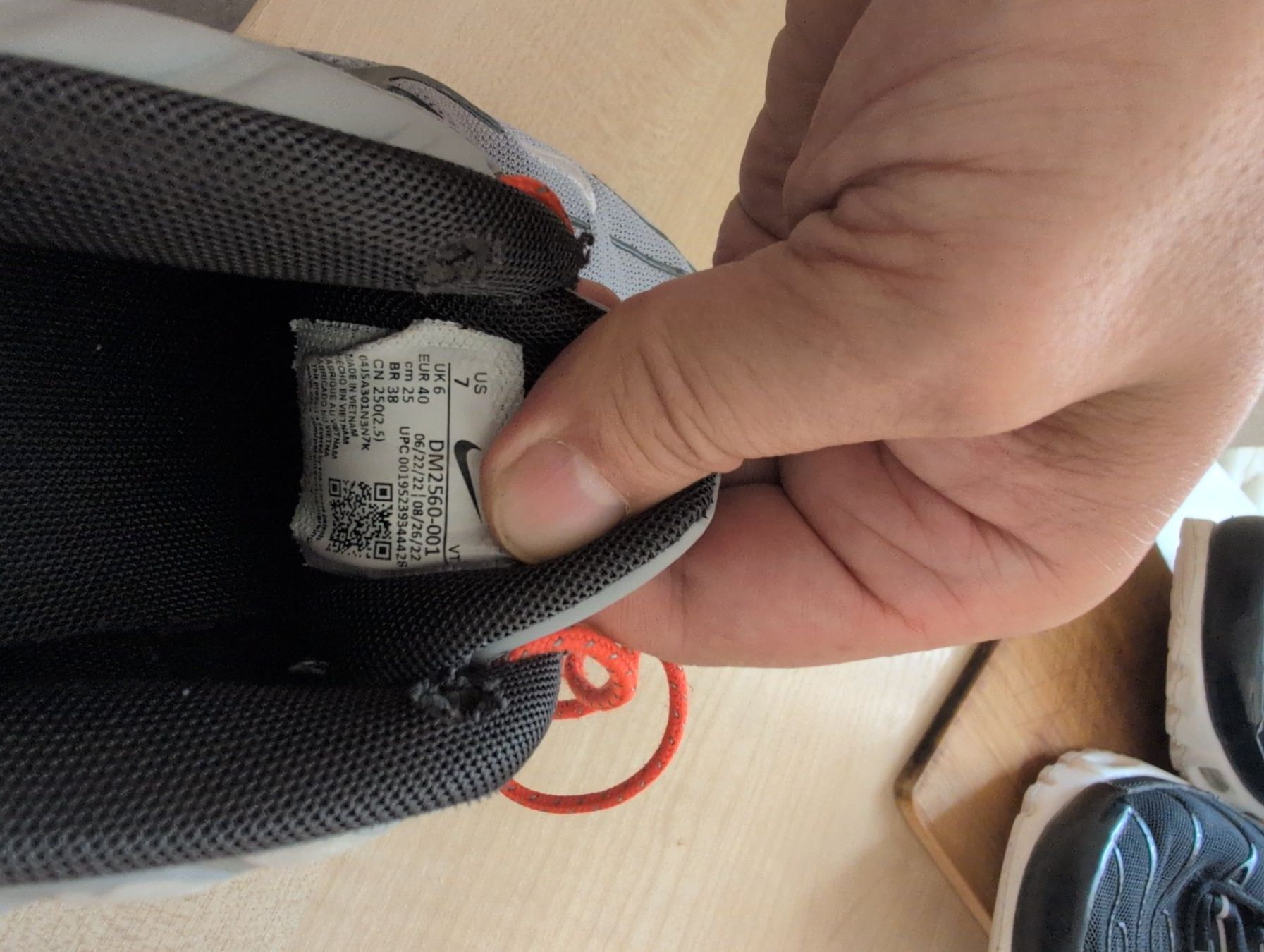 Nike Scarpe da uomo: Chaussures Nike Tn plus 3 Taille 40 – Usato da Montreux venduto da kambio 6