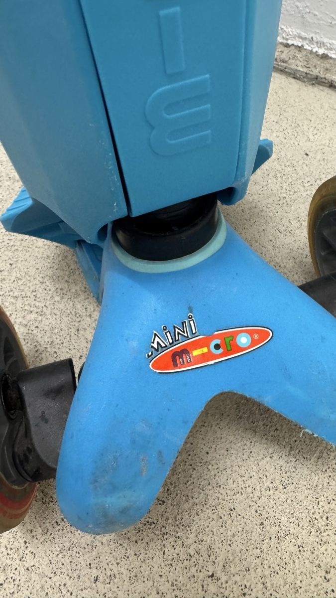 Micro Kickboard: Micro Mini2Go Kinderroller blau mit Sitz guter Zustand – Usato da Schlieren venduto da SusakS 5