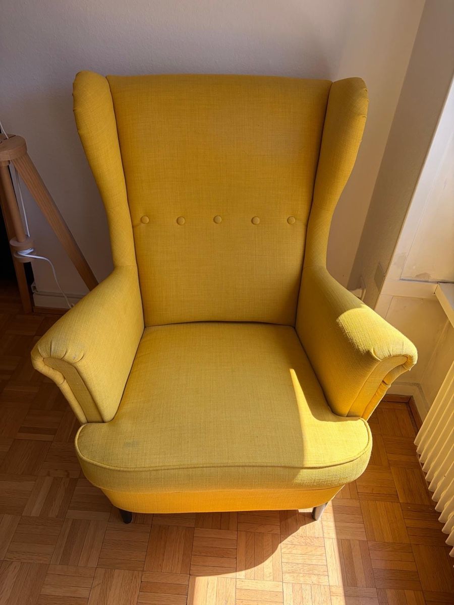 Poltrone: Sunny yellow wingback armchair, IKEA – Usato da Basel venduto da nik_78fb
