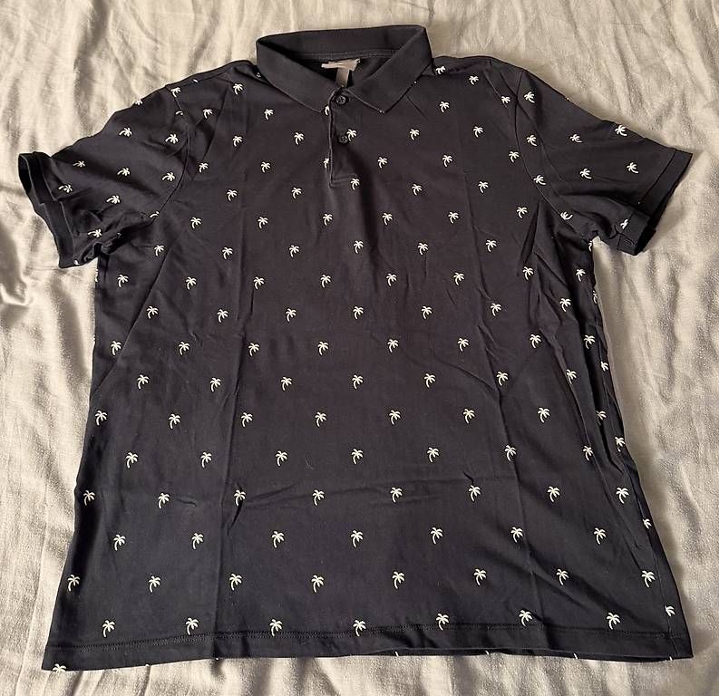 Polo-Shirts: Schwarzes Polo mit Palmen – Gebraucht aus Wädenswil von dom_pz5d