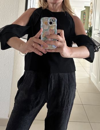 Elegant Mango black ruffle top, XS but like S