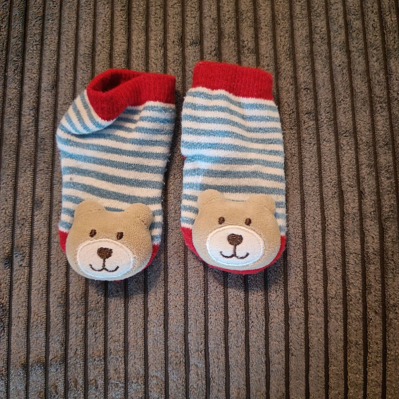 Chaussettes enfants: Socken Grösse 10-14 – D'occasion à Jaberg par urig17.