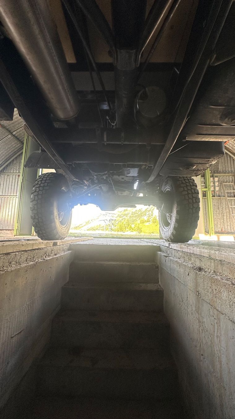 Mercedes-Benz Véhicules utilitaires: Unimog 404 – D'occasion à Zeneggen par Snnooore 1