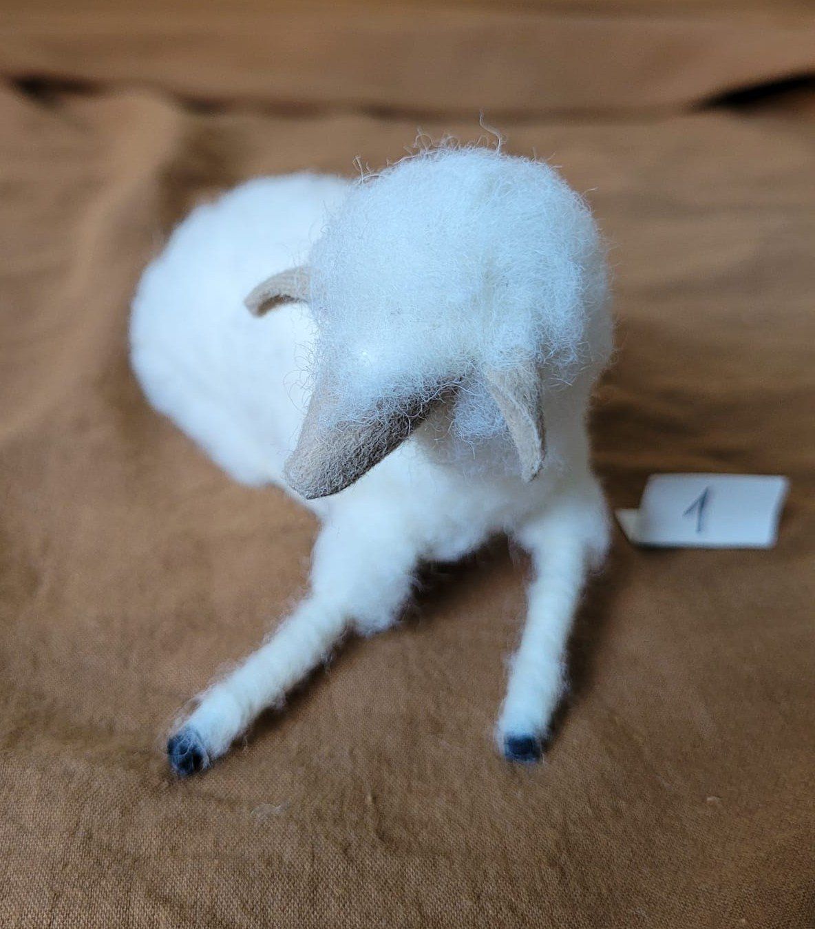 Figuren: Schwarzenberger Krippenfiguren Schaf sitzend hell N1 – Neu (gemäss Beschreibung) aus Abtwil SG von Roebi250 1