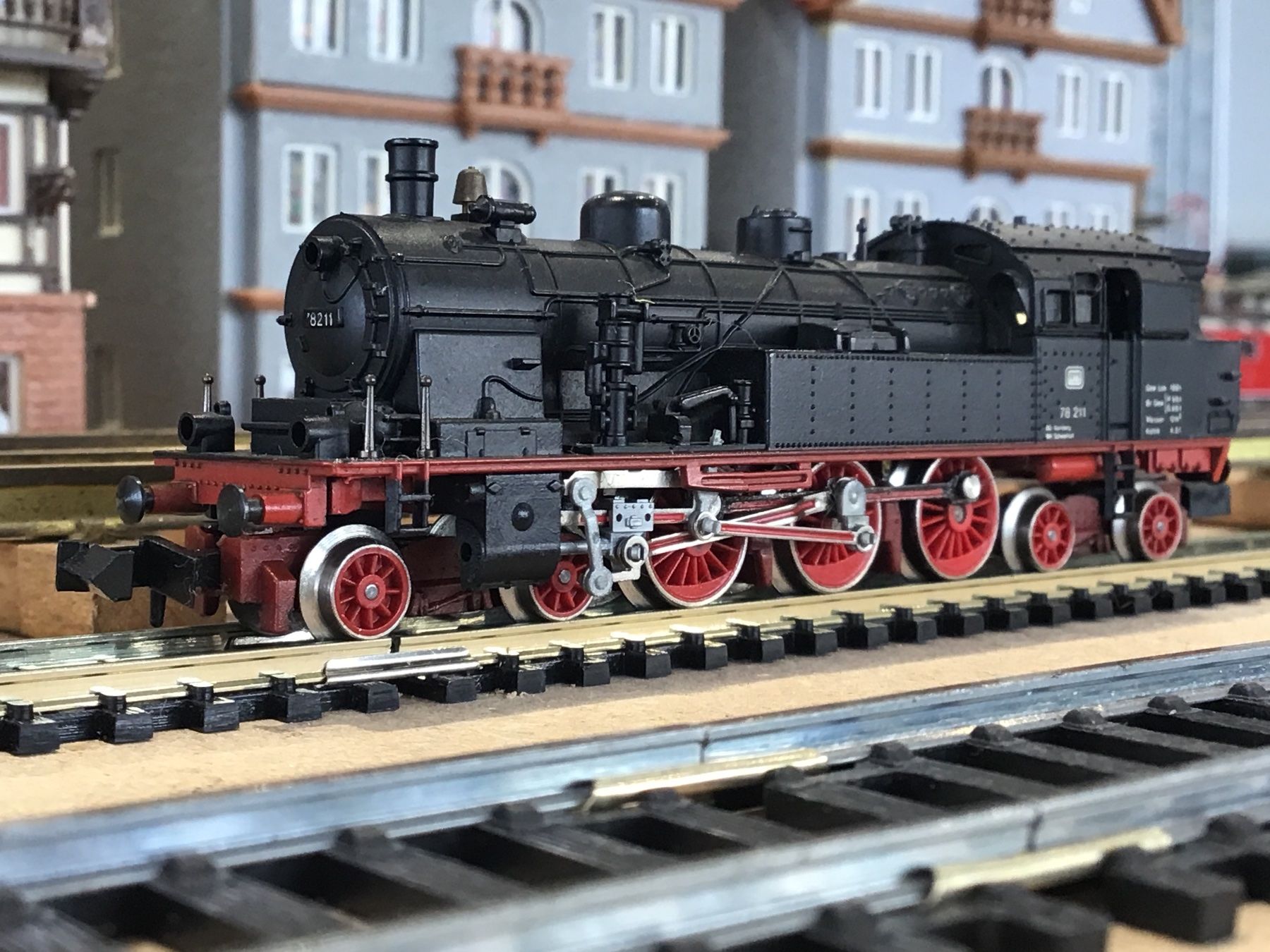 Arnold Modellini di ferrovie: ARNOLD N Dampflokomotive BR 78 211 – Usato da Männedorf venduto da Modell-Spezialisten