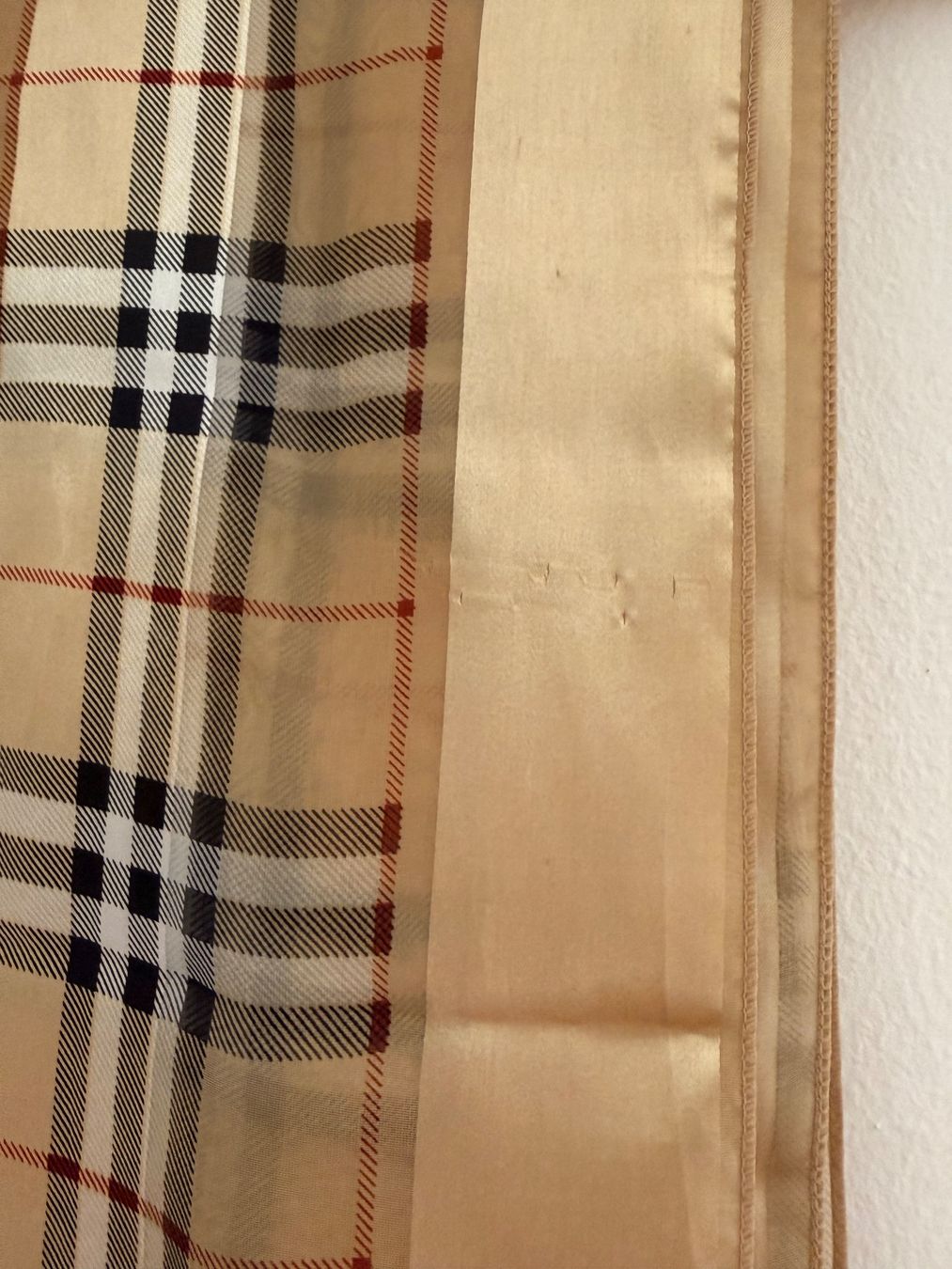 Foulards & écharpes: Foulard (Burberry Type) – D'occasion à Binningen par lan_w6w9 2