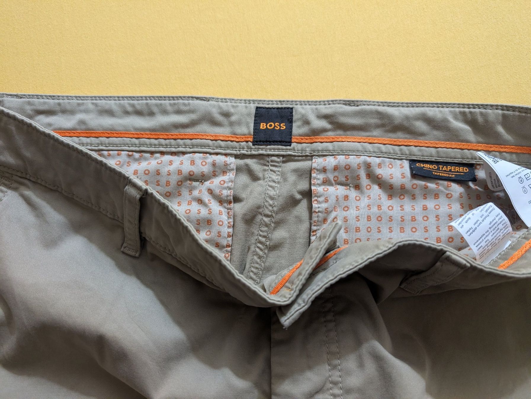 Hugo Boss Pantaloni: Boss Chino Hose beige Grösse 35/ Länge 32 – Usato da Stans venduto da Magas 1
