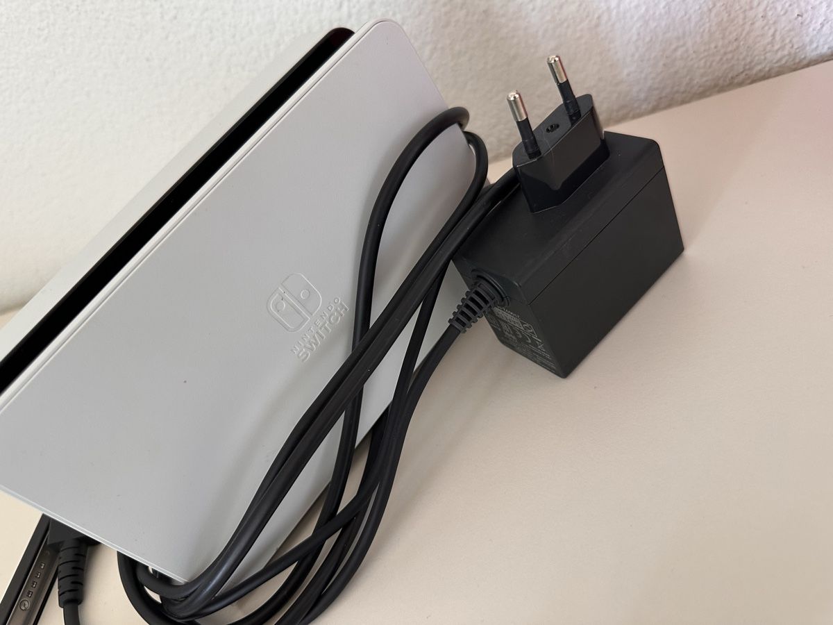 Nintendo Konsolen: Nintendo Switch OLED Model – Neu (gemäss Beschreibung) aus Reiden von LisiC 3