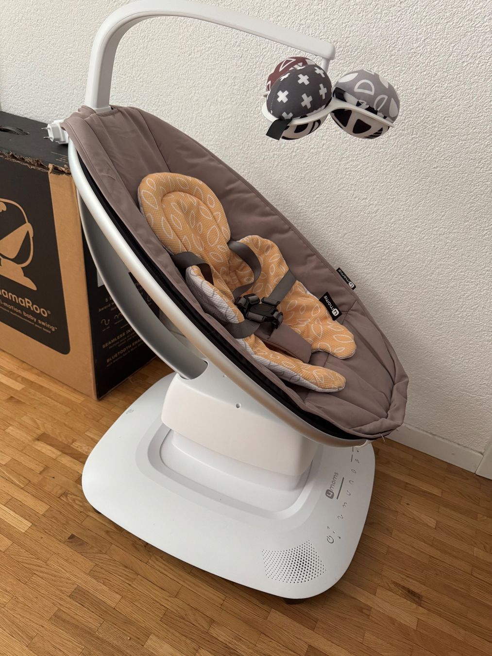 4moms Sdraiette & Sdraiette a dondolo: 4moms MamaRoo 5 Classic – Usato da Sierre venduto da bge_86yh 1