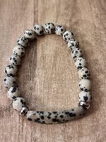 Armband aus Dalmatinerstein (8mm) mit Platte 10×39 mm