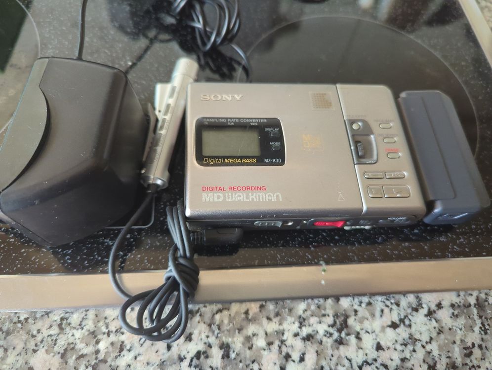 Top Sony Mini Disc Recorder inklusive Zubehör (Gebraucht) in Basel für ...