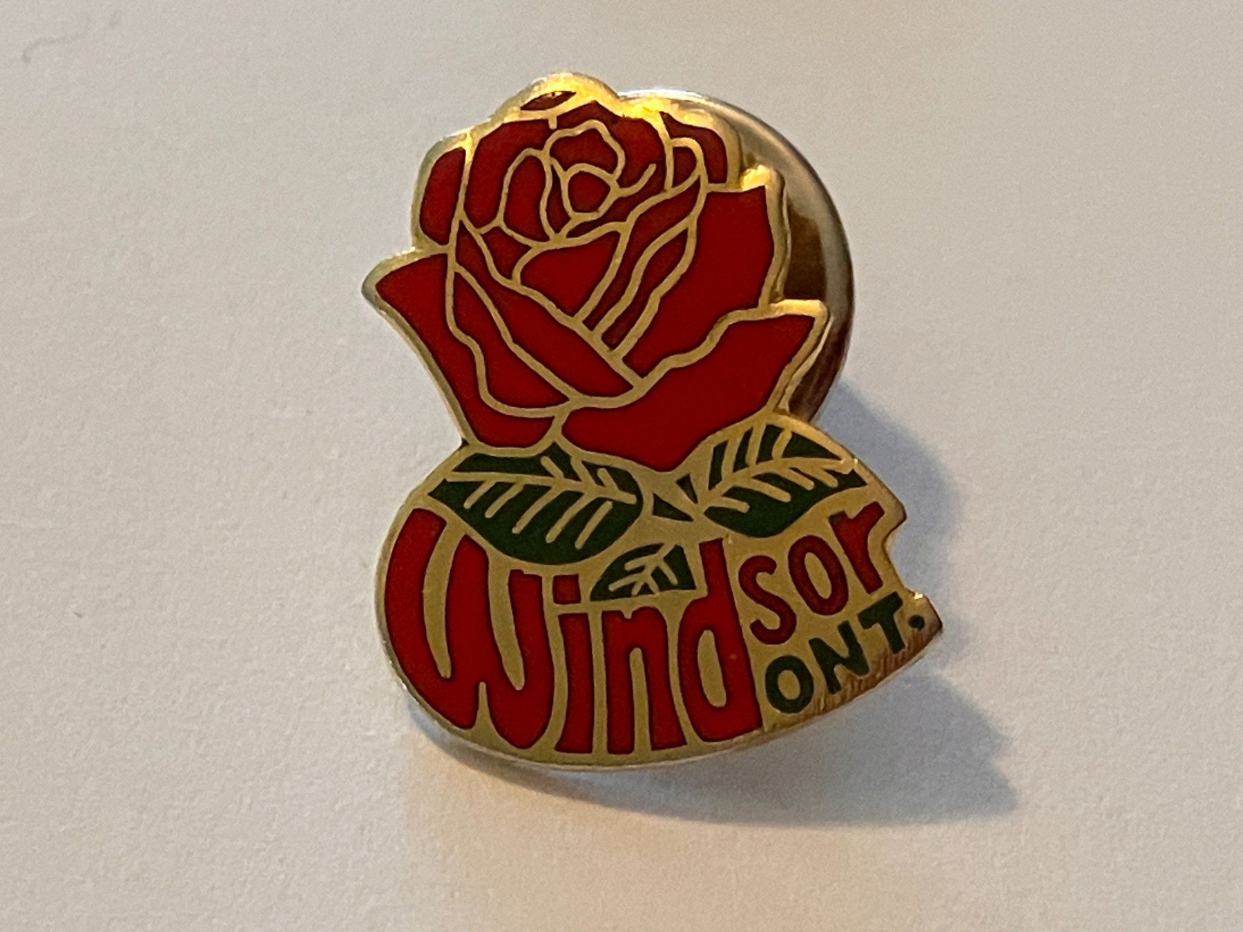 Placchette & Badge: 1 Pin Windsor – Usato da Basel venduto da djwwpp