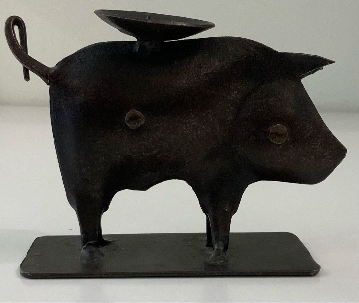 Portacandele: Cochon bougeoir en fer forgé – Usato da rolle venduto da Tontonjulot