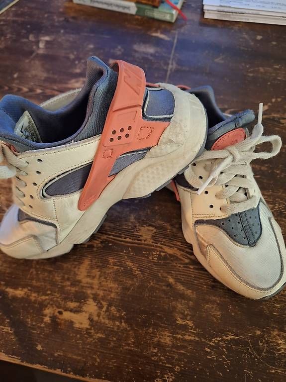 Scarpe da donna: Nike air huarache grösse 36 / 5.5 – Usato da Arlesheim venduto da gligli01 4