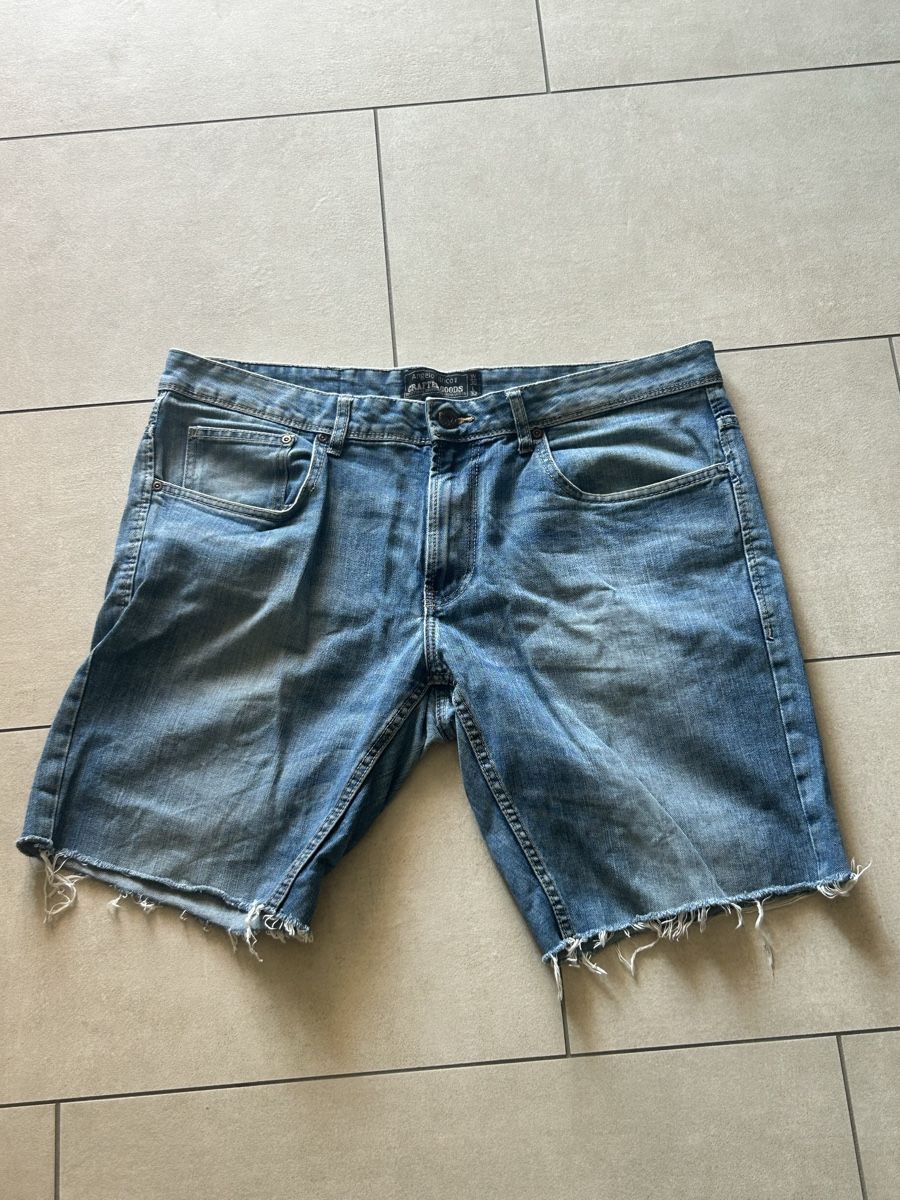 Jeans: Kurze Jeans Dunkel-Blau – Gebraucht aus Maisprach von _aliciarebecca_